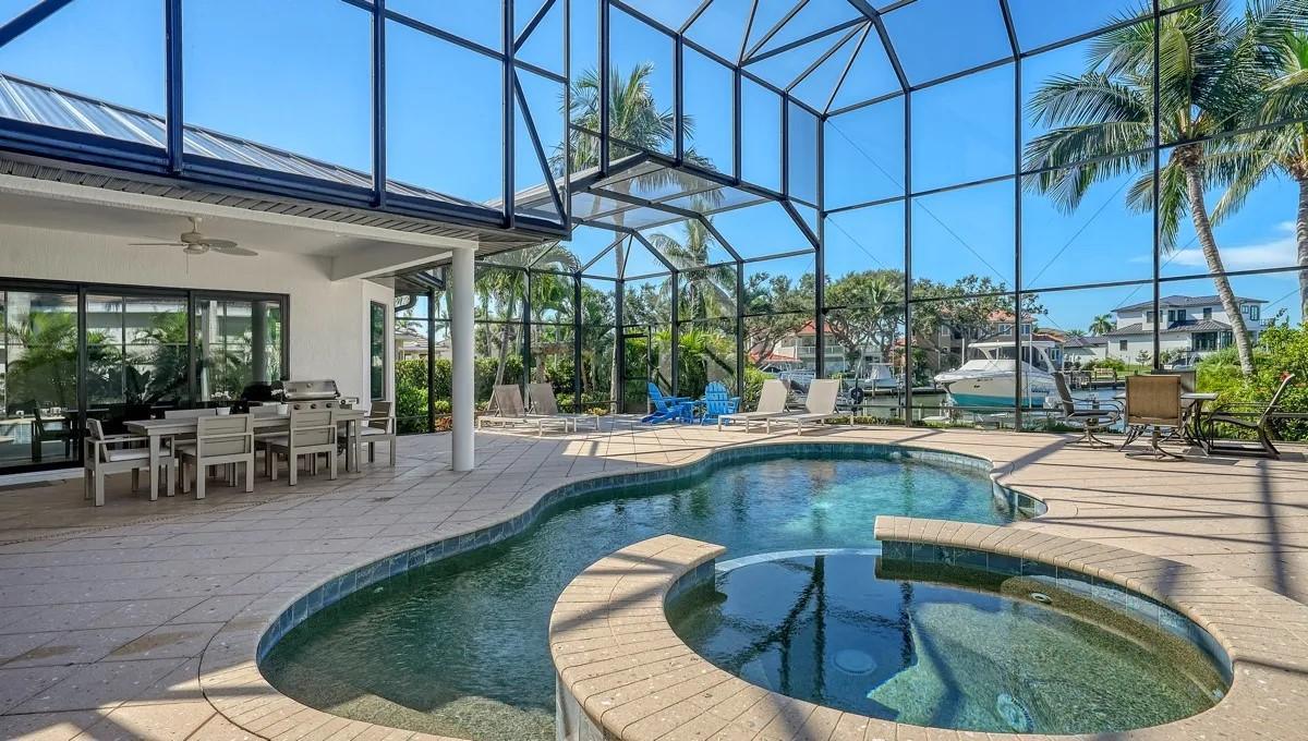 Villa “Little Point by the Bay”