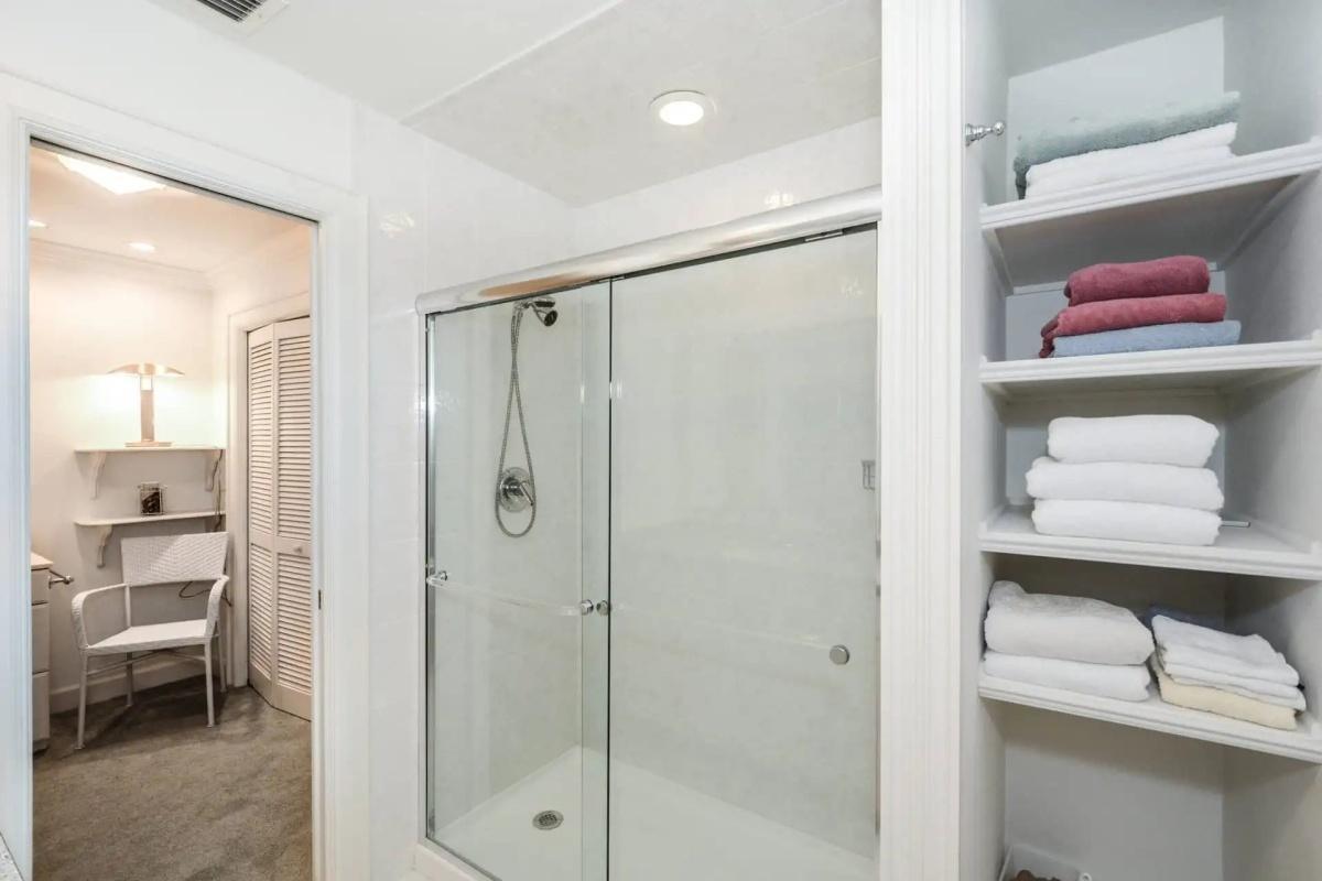 Condo Windsor Lodge Unit 18