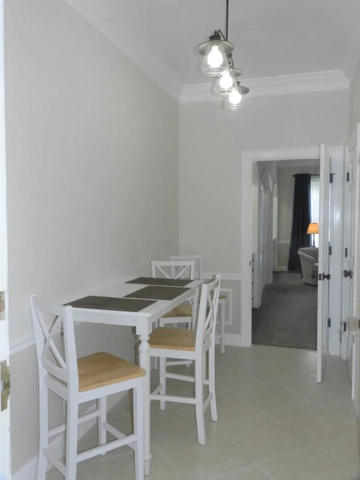 Condo Windsor Lodge Unit 18