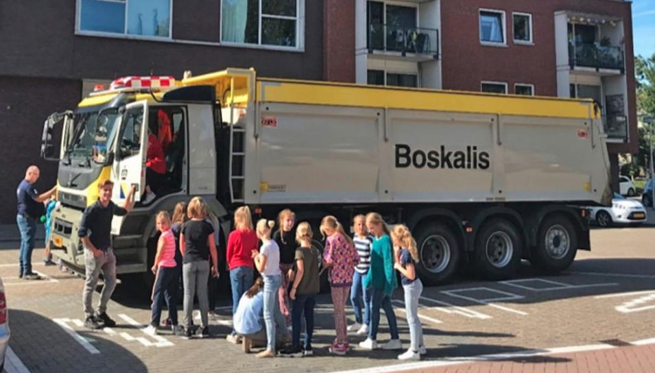 Leerlingen krijgen dodehoektraining Leerlingen krijgen dodehoektraining