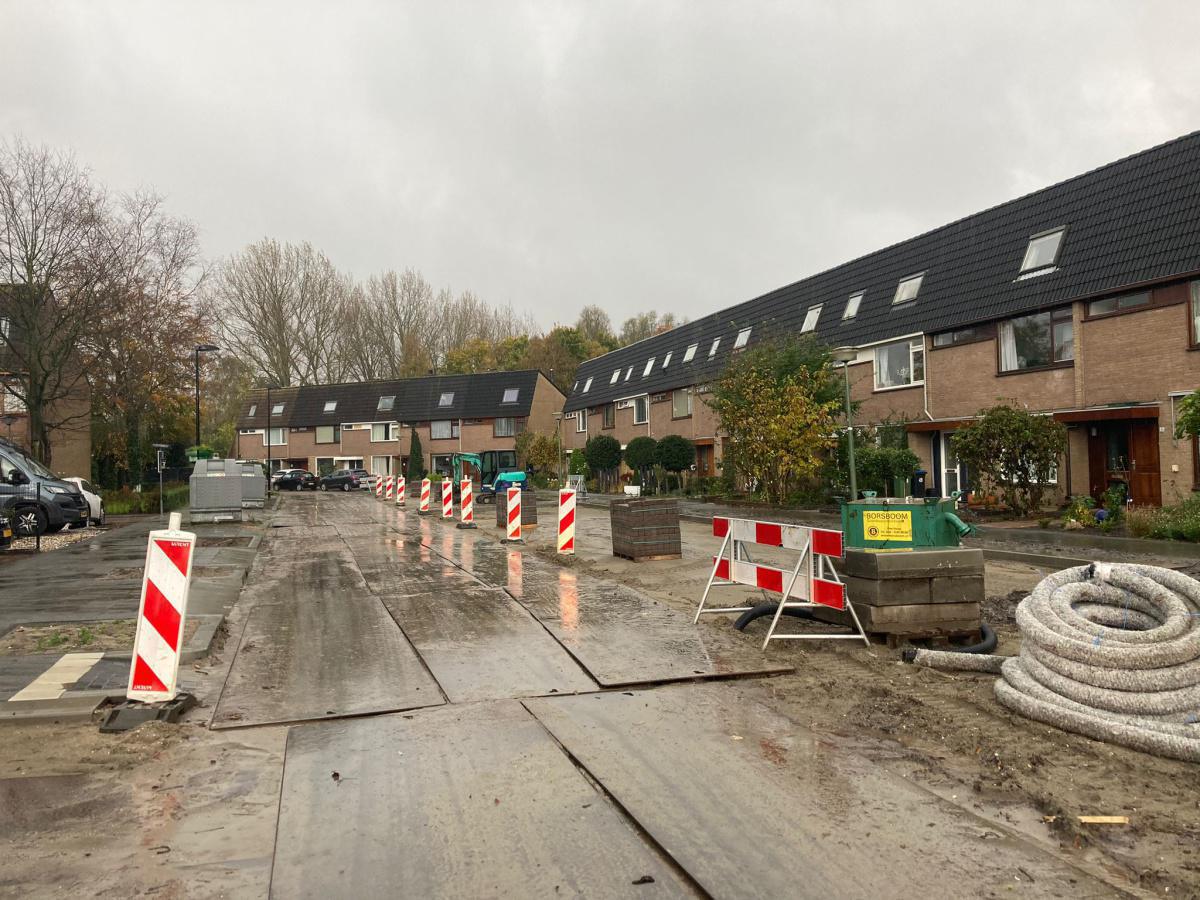 Ondanks de vele regen gaan de werkzaamheden gestaag door Ondanks de vele regen gaan de werkzaamheden gestaag door