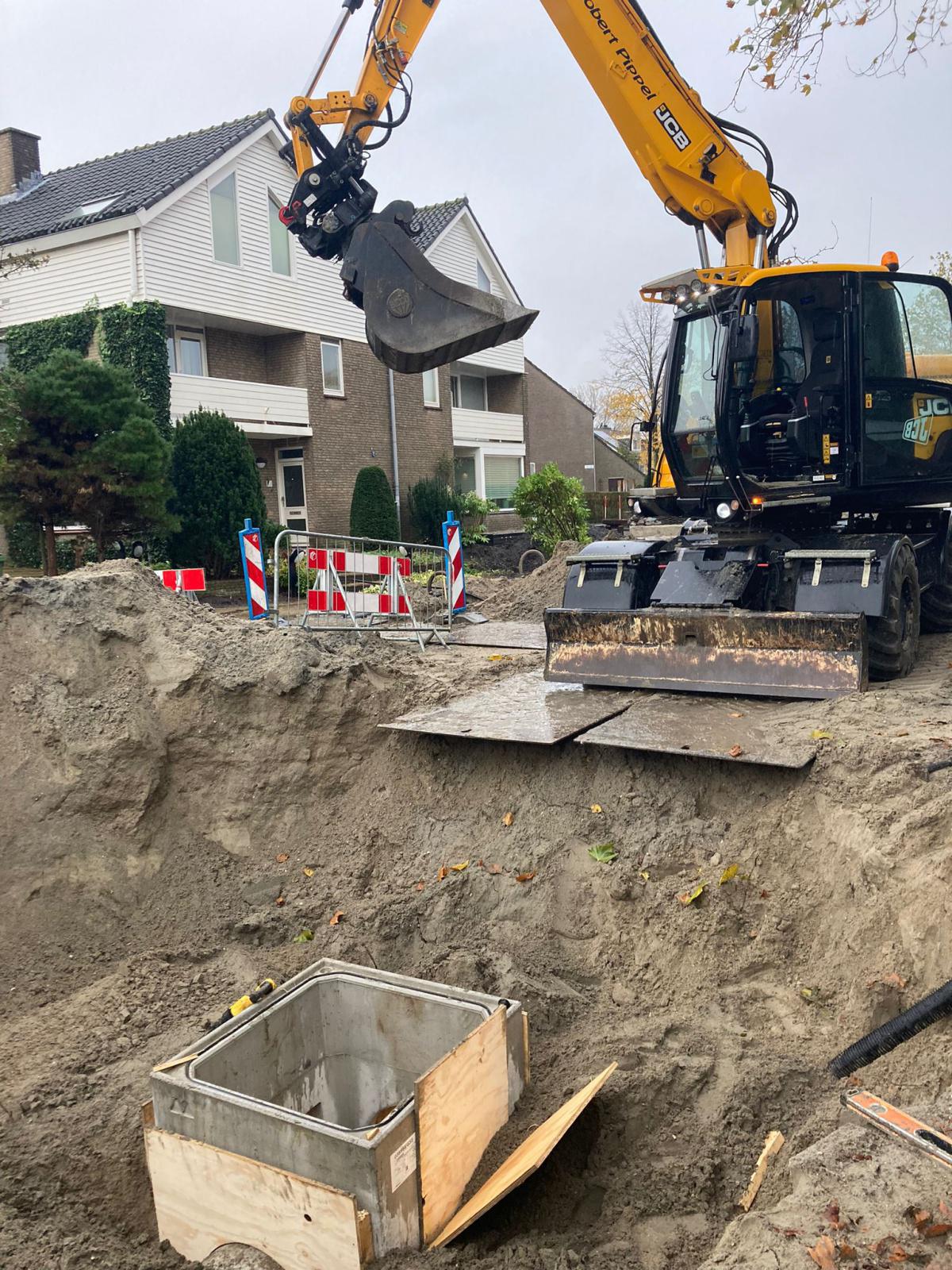 Ondanks de vele regen gaan de werkzaamheden gestaag door Ondanks de vele regen gaan de werkzaamheden gestaag door