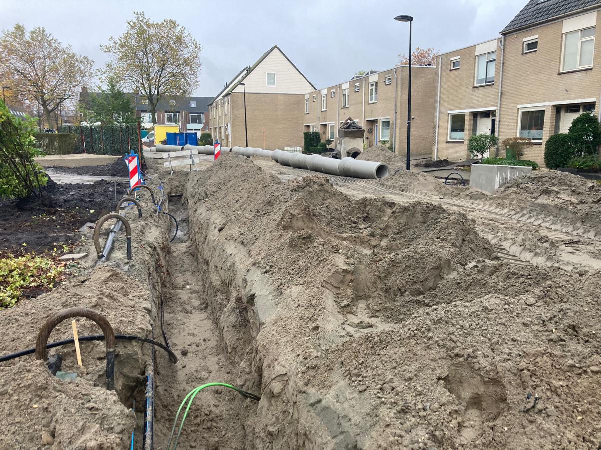 Ondanks de vele regen gaan de werkzaamheden gestaag door Ondanks de vele regen gaan de werkzaamheden gestaag door
