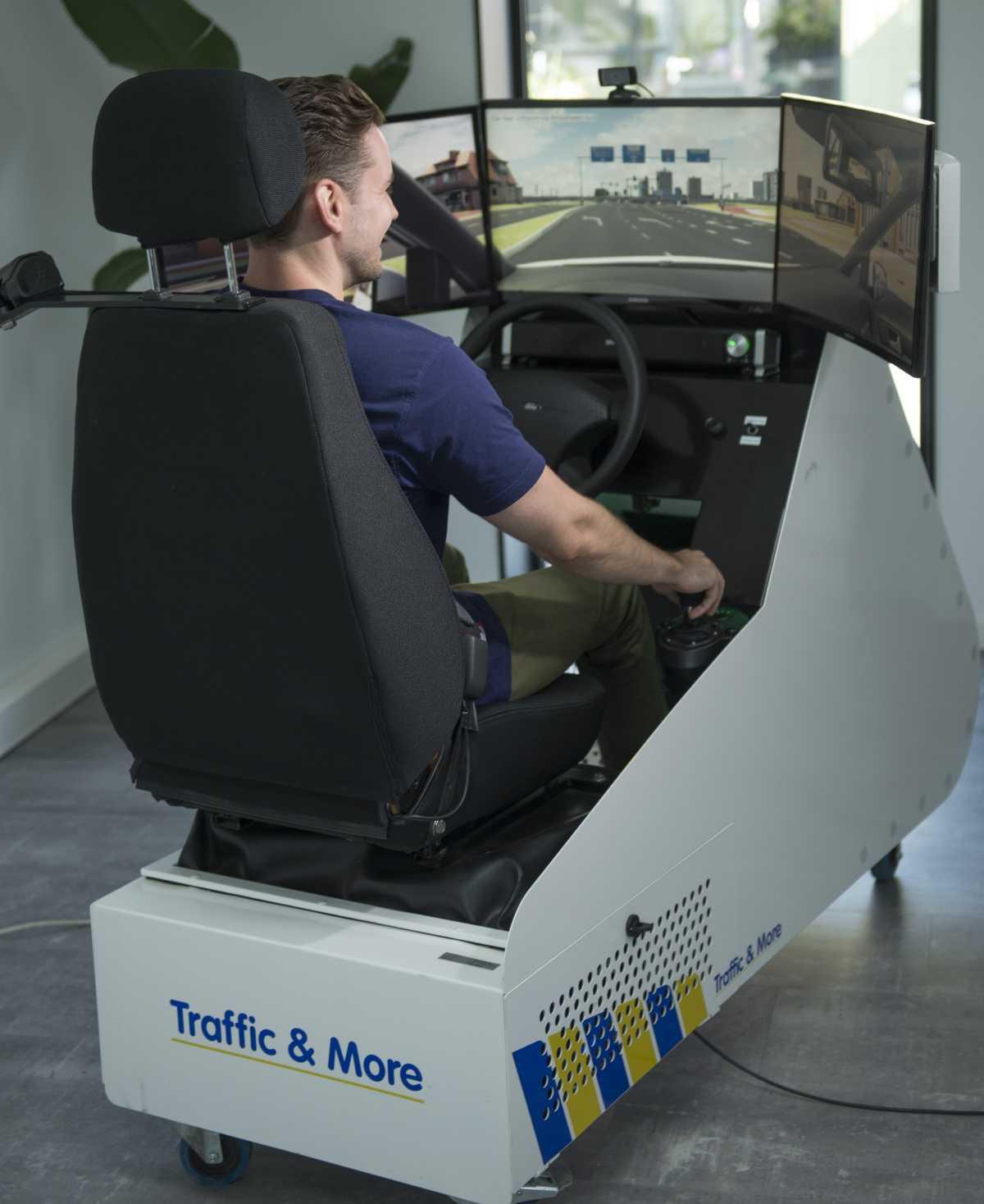 Simulator geeft inkijkje in aangepast kruispunt Thorbeckeweg-Wibautstraat. Rij jij mee?