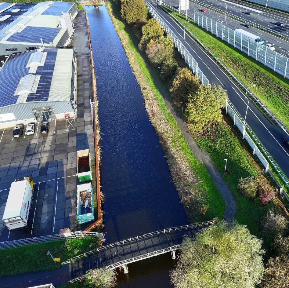 Tijdelijke pontonbrug voor fietsers en voetgangers Tijdelijke pontonbrug voor fietsers en voetgangers