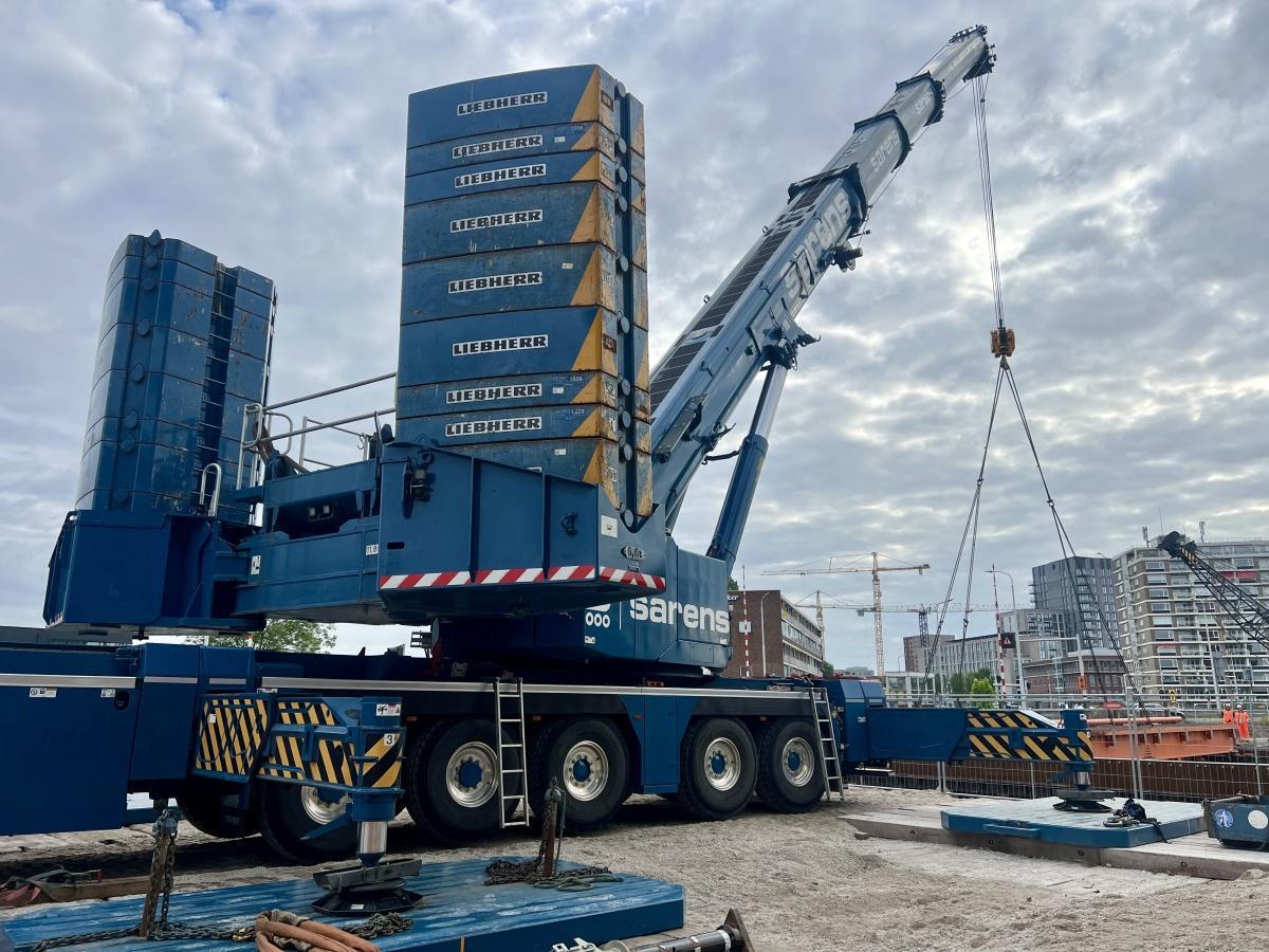Tijdelijke Trekvlietbrug succesvol ingehesen Tijdelijke Trekvlietbrug succesvol ingehesen