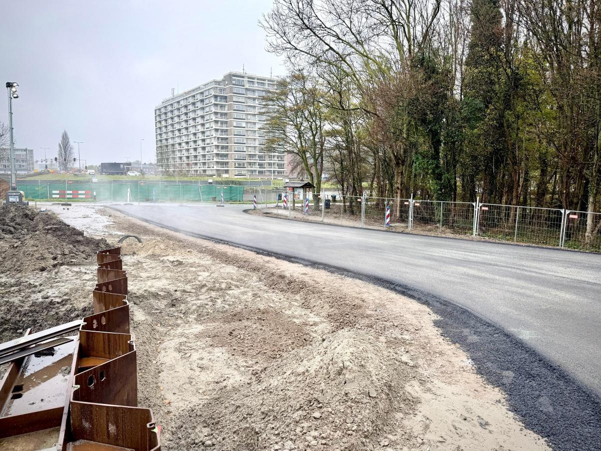 Vrouwenweg weer open, met tijdelijke Knotterpolderbrug