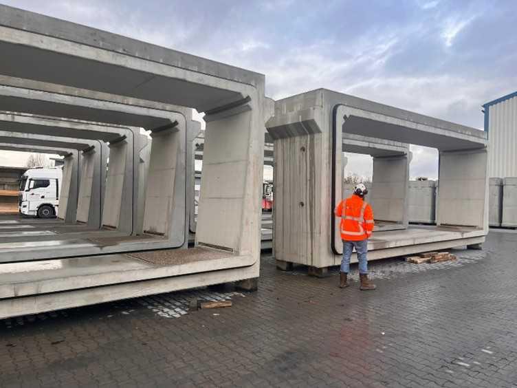Eerste tunnelelementen fietstunnel Skoon geplaatst Eerste tunnelelementen fietstunnel Skoon geplaatst