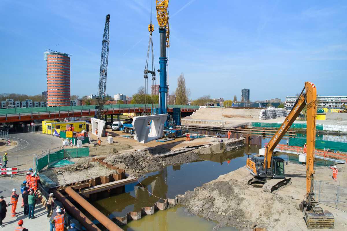 Knotterpolderbrug ligt op z´n plek!