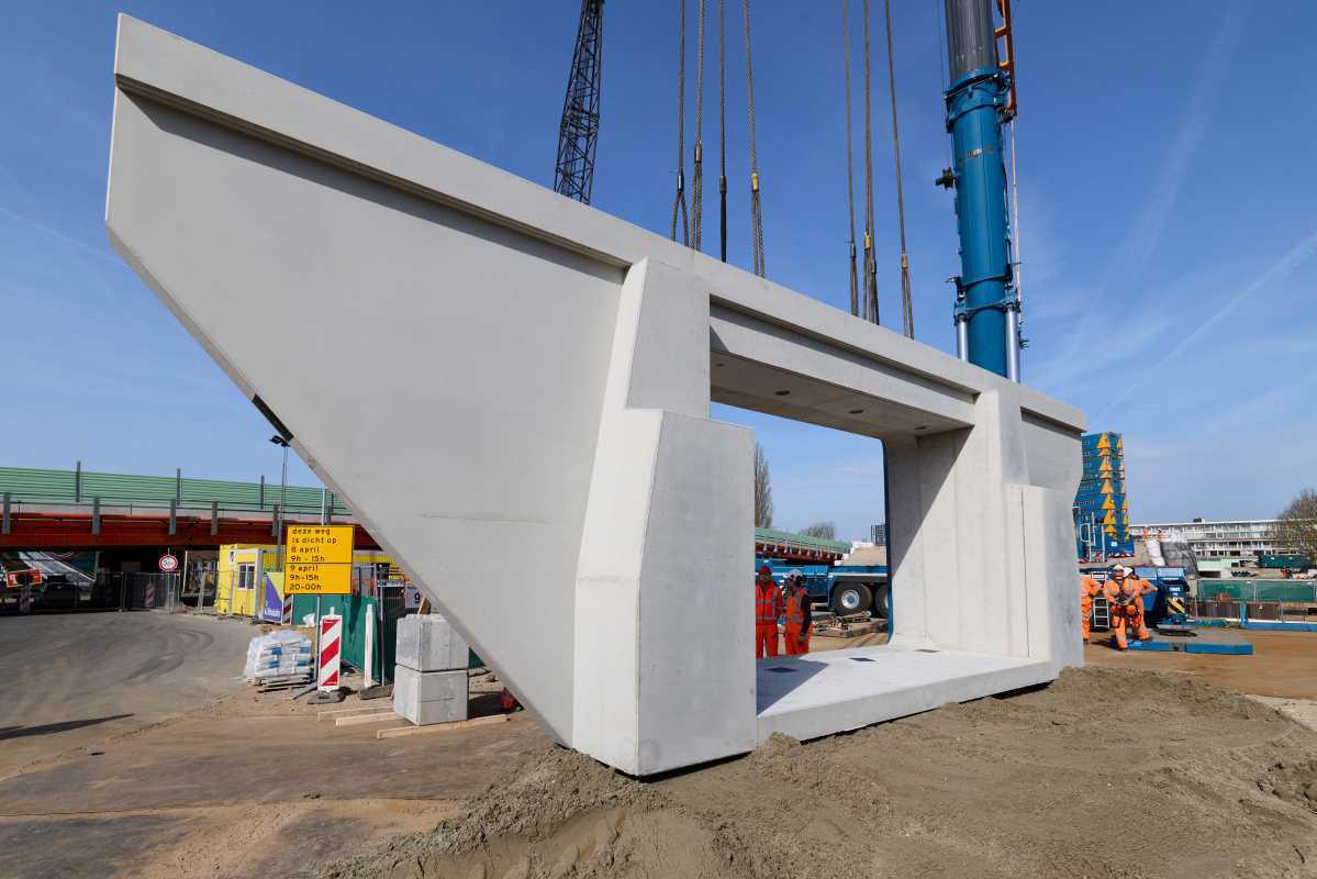 Knotterpolderbrug ligt op z´n plek! Knotterpolderbrug ligt op z´n plek!