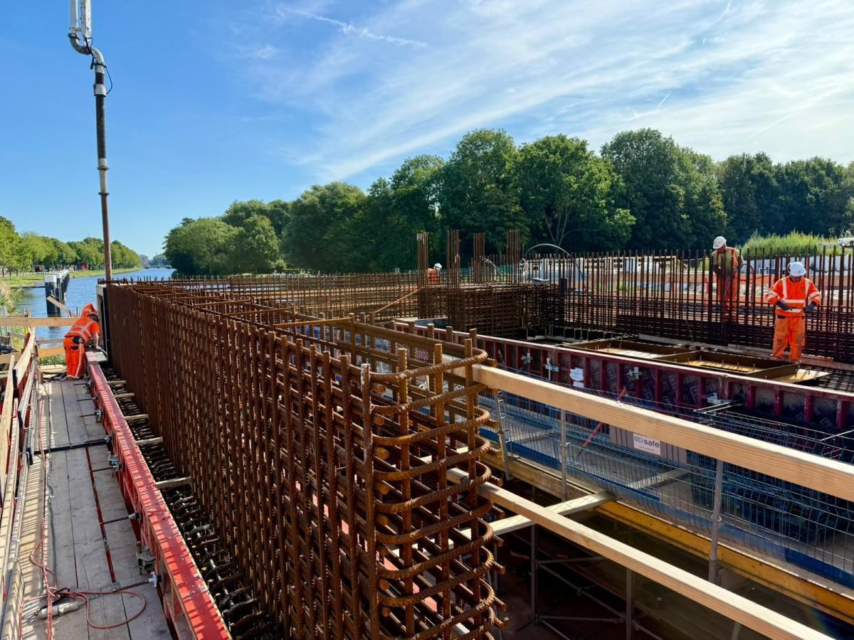 Een flinke betonklus voor de Lammebrug