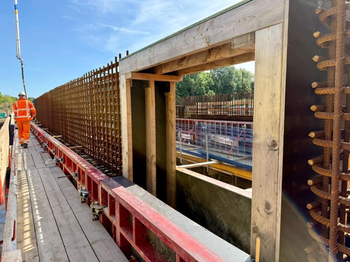 Een flinke betonklus voor de Lammebrug