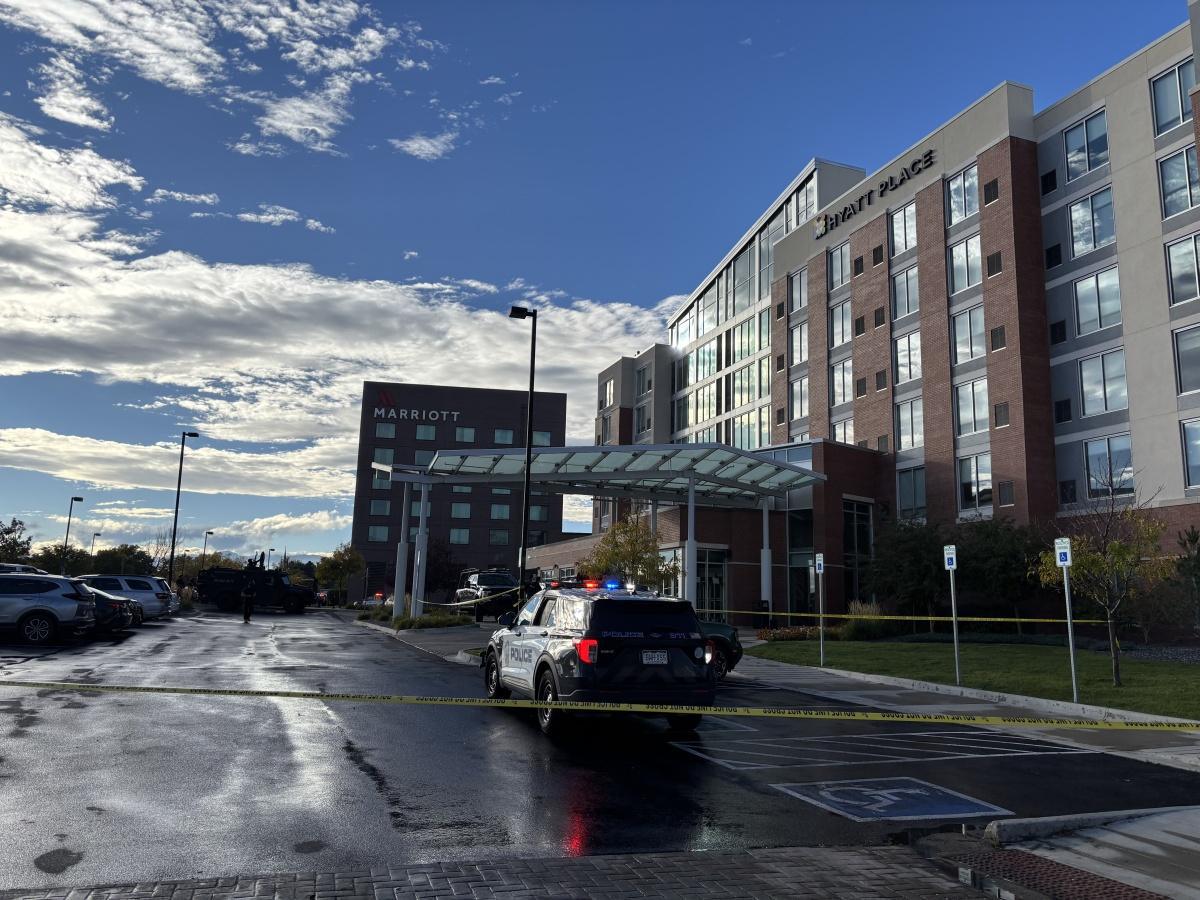 One man in custody after hotel barricade situation  One man in custody after hotel barricade situation