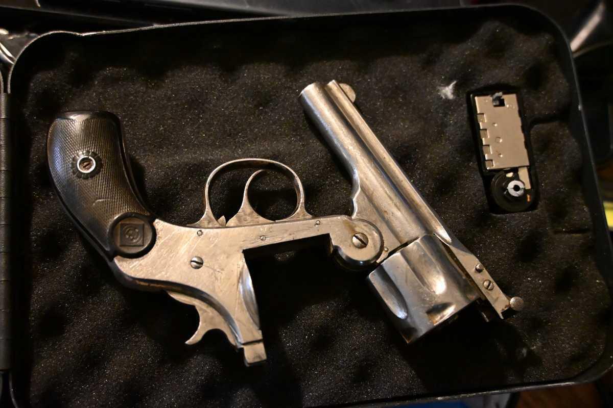 Gun, drugs, stolen items uncovered during search warrant Gun, drugs, stolen items uncovered during search warrant