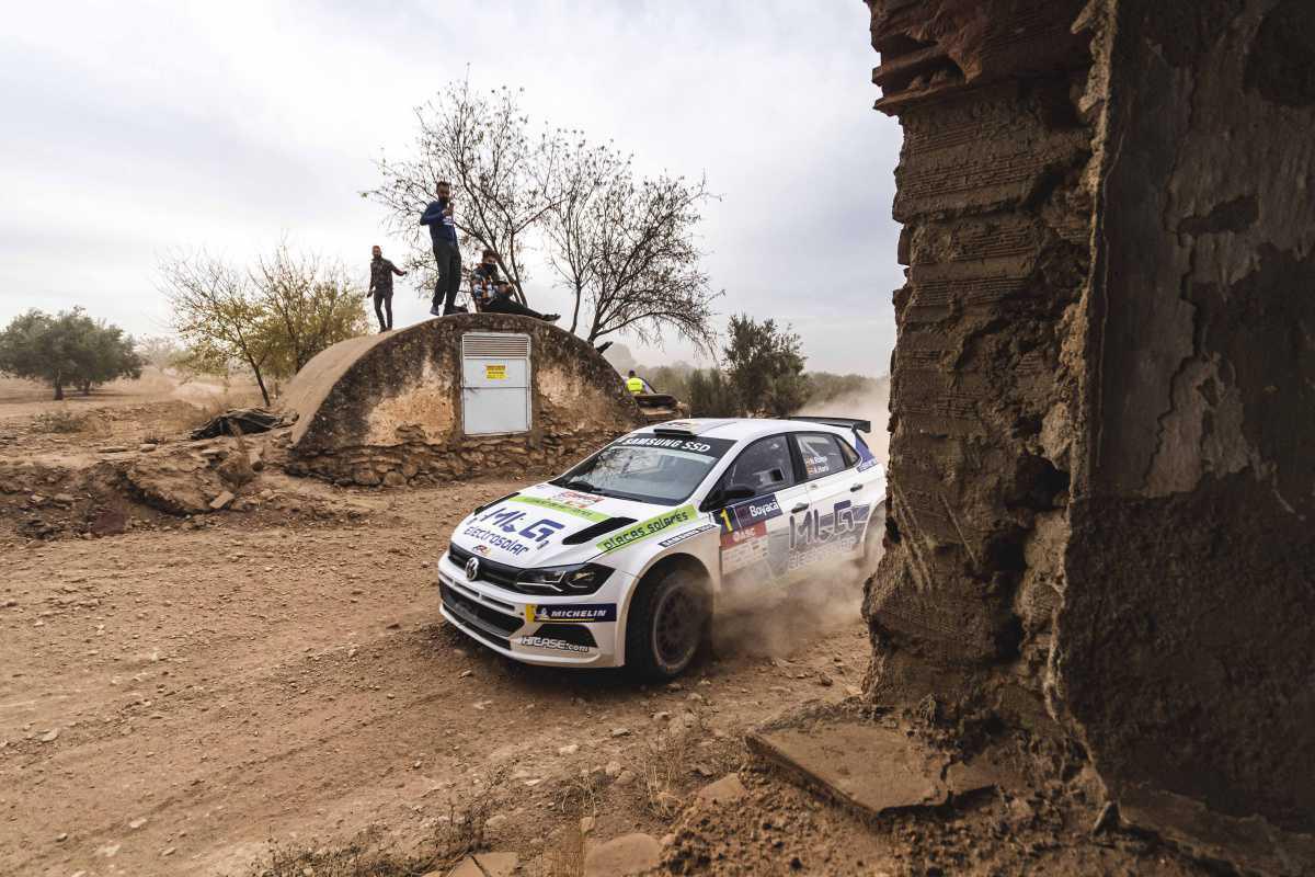 Victoria de Nani Roma y título para Juan Carlos Quintana Victoria de Nani Roma y título para Juan Carlos Quintana