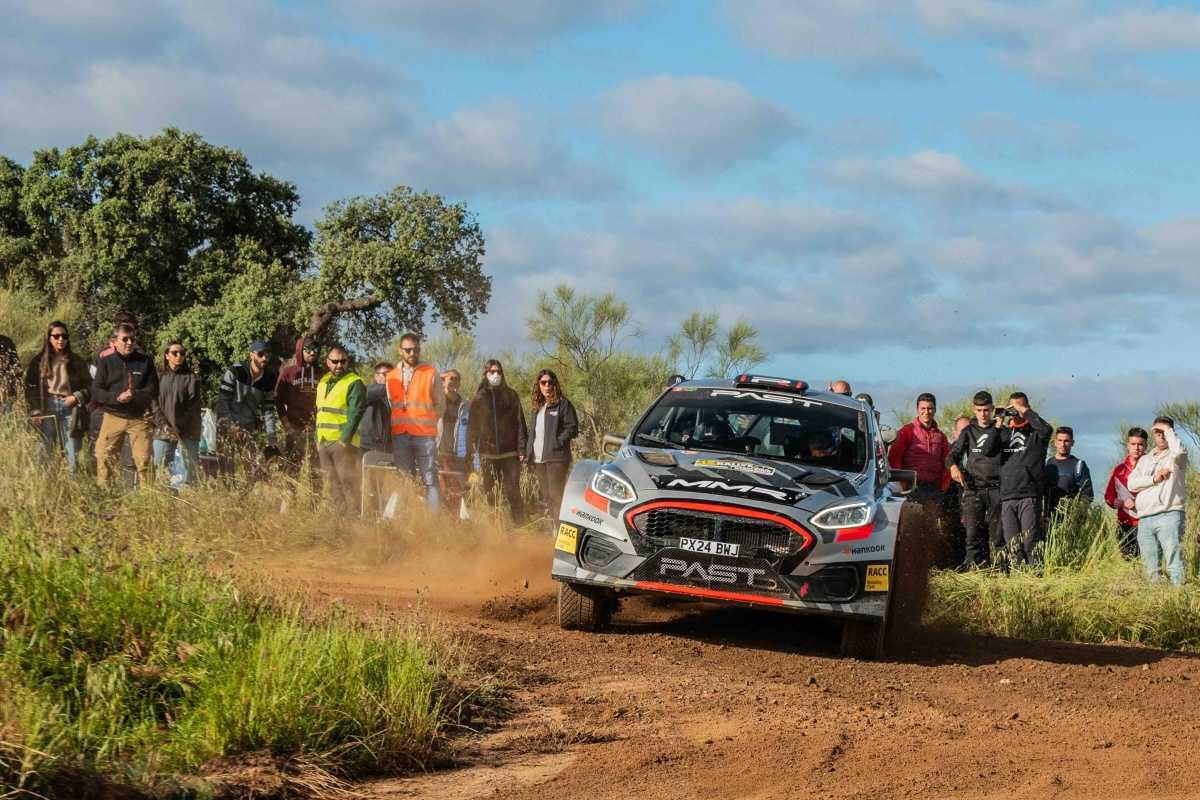 Gil Membrado triunfa de nuevo con el Ford Fiesta Rally2 Gil Membrado triunfa de nuevo con el Ford Fiesta Rally2