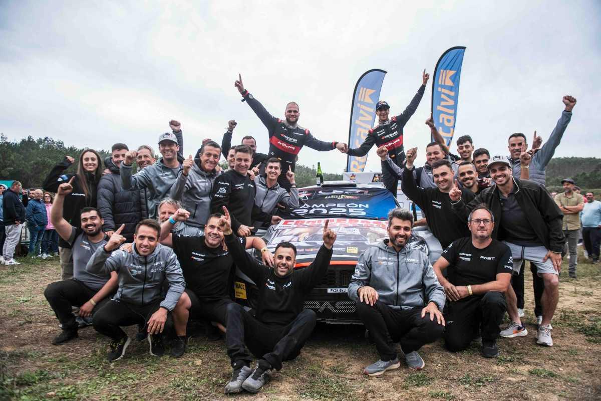 Jorge Cagiao gana el Rallye Terra de Galicia y Gil Membrado se proclama campeón con 17 años Jorge Cagiao gana el Rallye Terra de Galicia y Gil Membrado se proclama campeón con 17 años