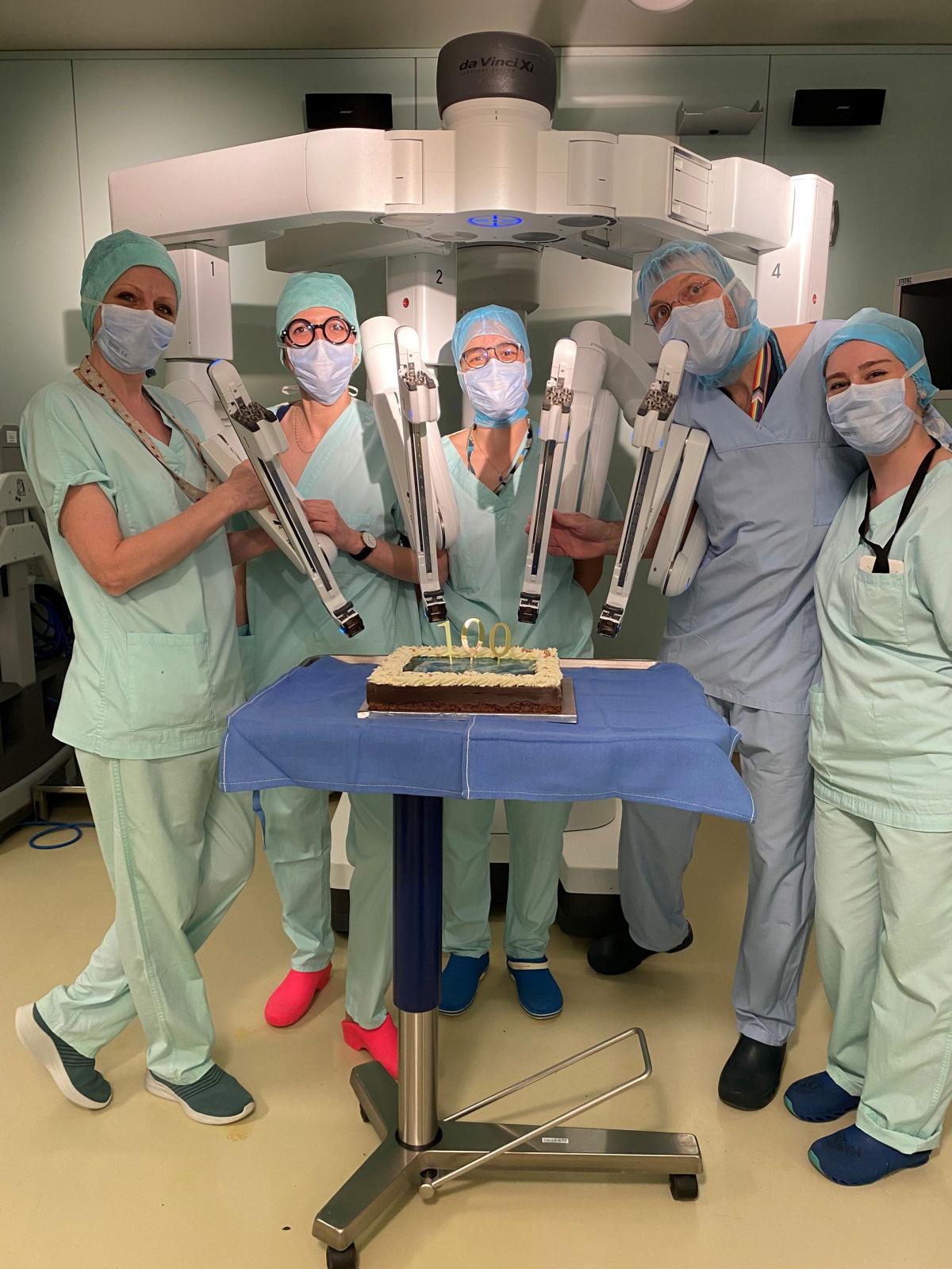 Le service de chirurgie thoracique des HUS réalise sa 100ème opération avec le robot DaVinci