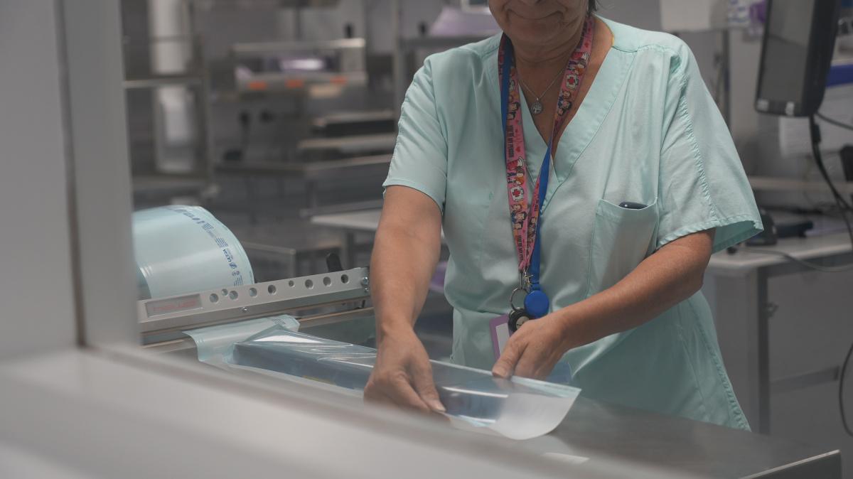 Stérilisation : un chantier stratégique pour la reprise d’activité chirurgicale au Nouvel Hôpital Civil (NHC) et de coloscopie diagnostique 🚧