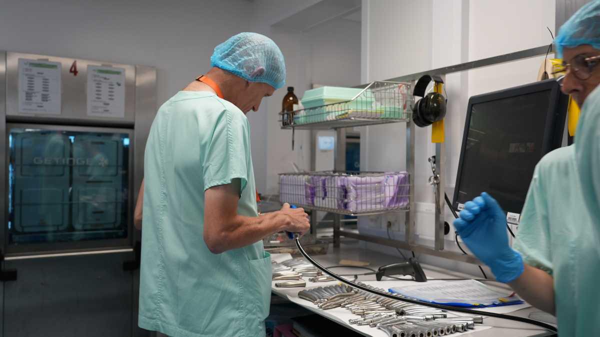 Stérilisation : un chantier stratégique pour la reprise d’activité chirurgicale au Nouvel Hôpital Civil (NHC) et de coloscopie diagnostique 🚧