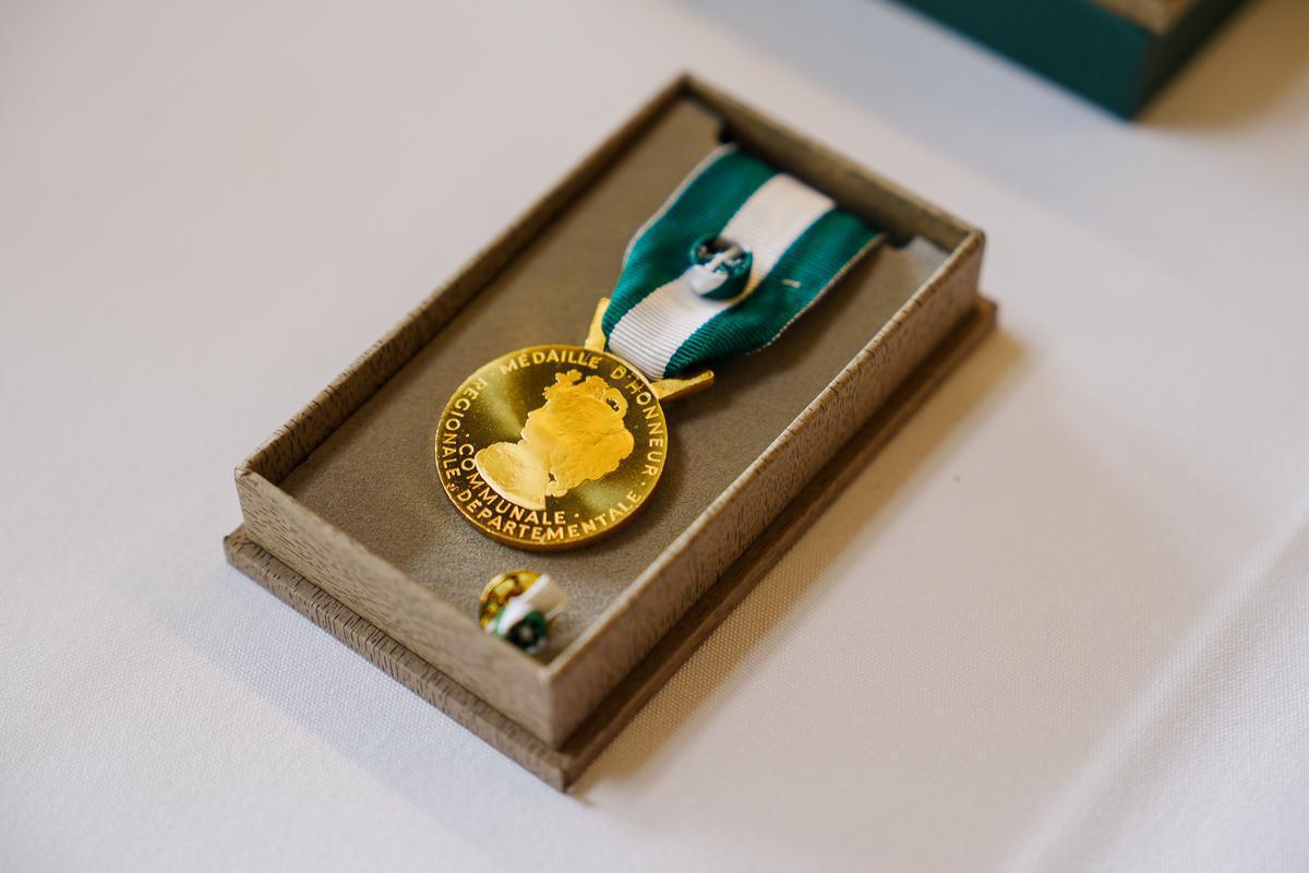 Remise de la médaille d'honneur du travail aux agents des HUS