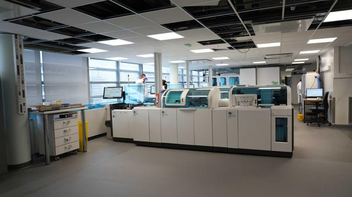 Les HUS se dotent d'un laboratoire de biologie de pointe sur le site du nouvel hôpital civil