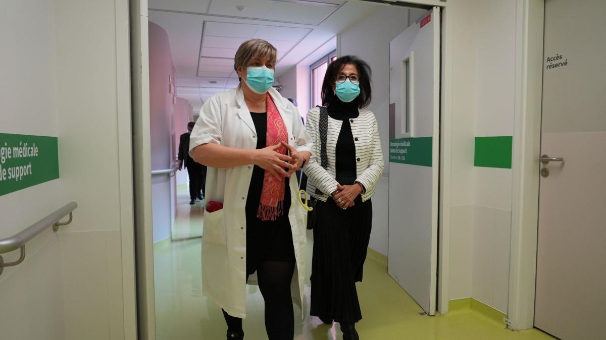 Le président de la FHF visite les activités de cancérologie des HUS