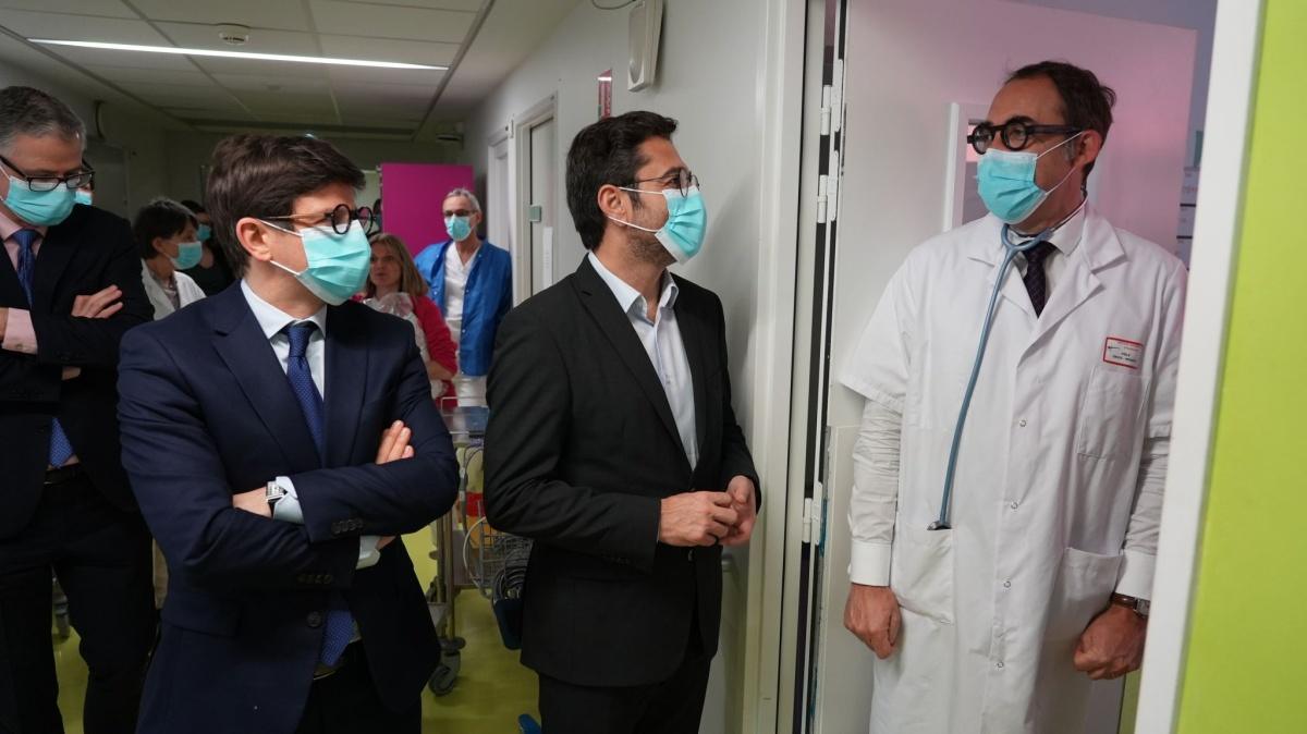 Le président de la FHF visite les activités de cancérologie des HUS