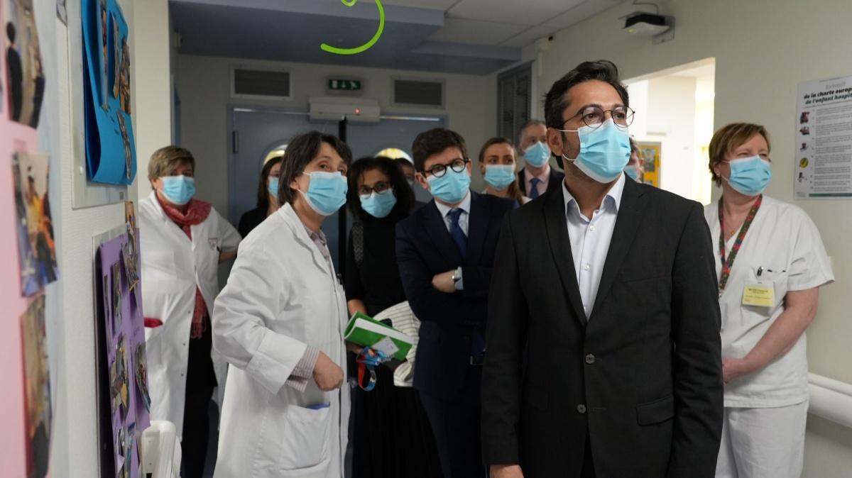 Le président de la FHF visite les activités de cancérologie des HUS