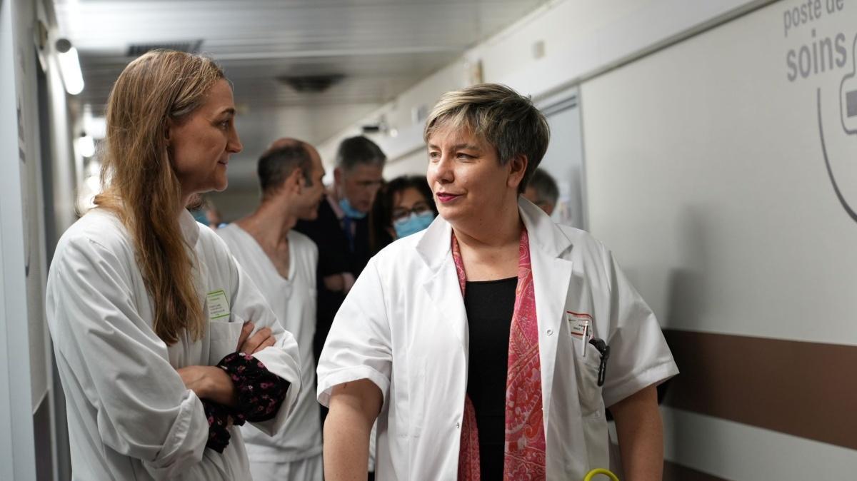 Le président de la FHF visite les activités de cancérologie des HUS