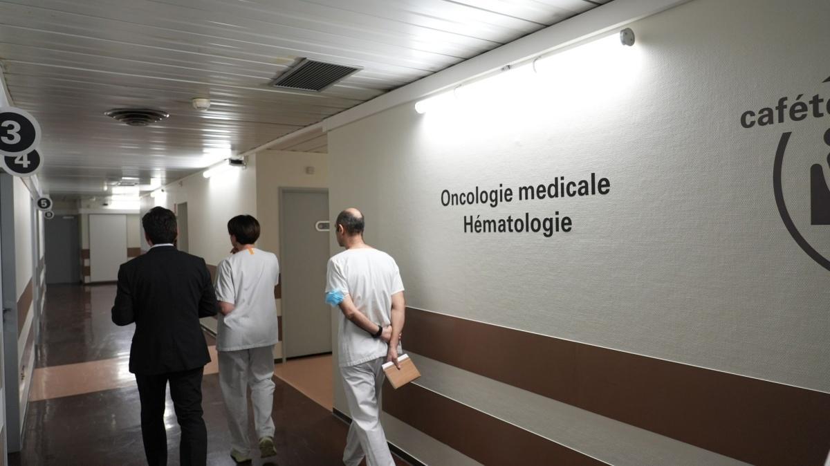 Le président de la FHF visite les activités de cancérologie des HUS