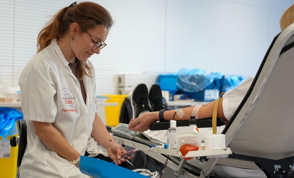 Septembre, mois de sensibilisation aux cancers du sang : un don de soi au bénéfice des malades pour les agents des HUS