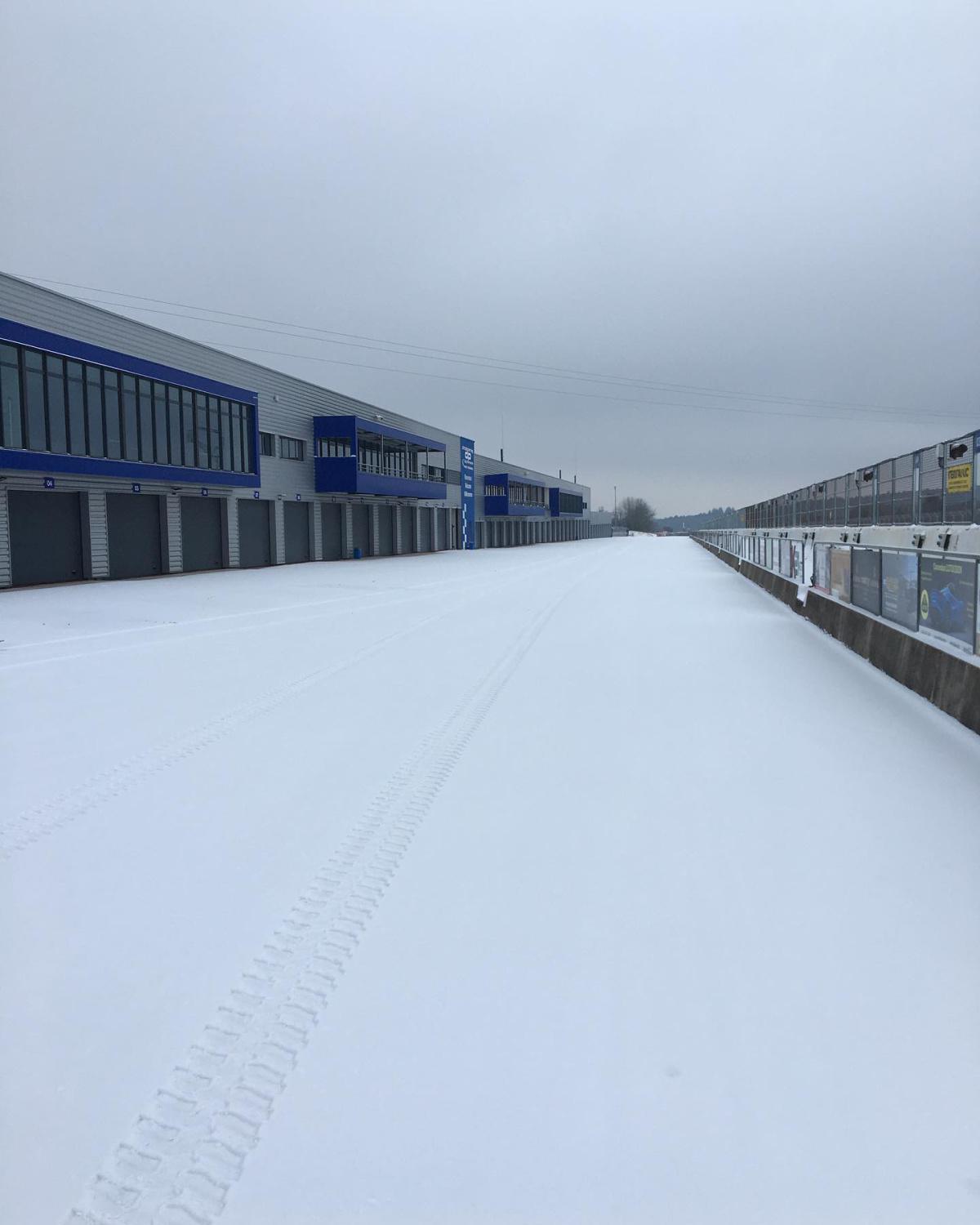 Insolite - le circuit sous la neige !