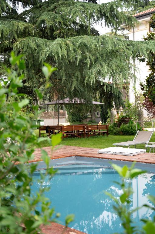 Appartamenti Boutique a Valeggio sul Mincio con Piscina vicino al Lago di garda