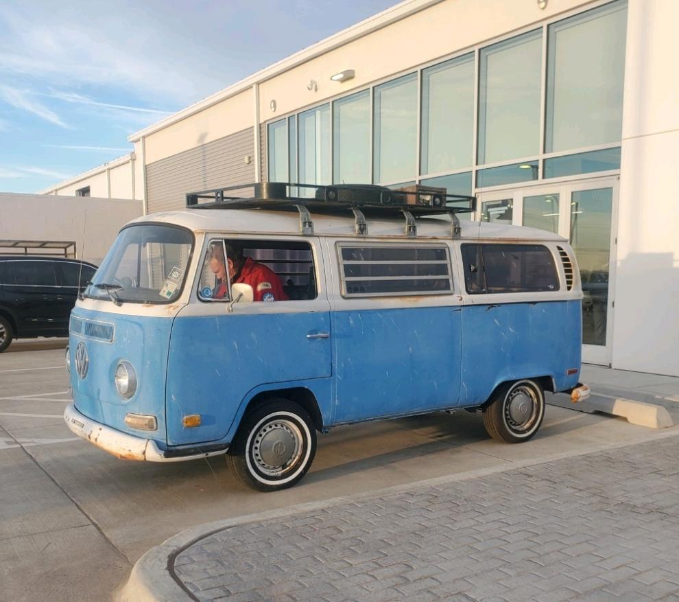 OK - Shawnee: 1971 Bay Window Bus