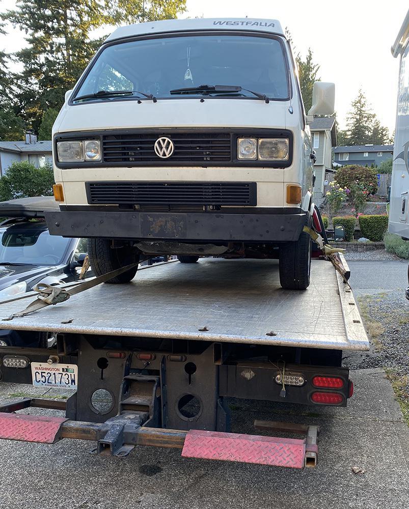 WA - Tacoma: 1999 Red Ford F550 Flatbed Tow Truck