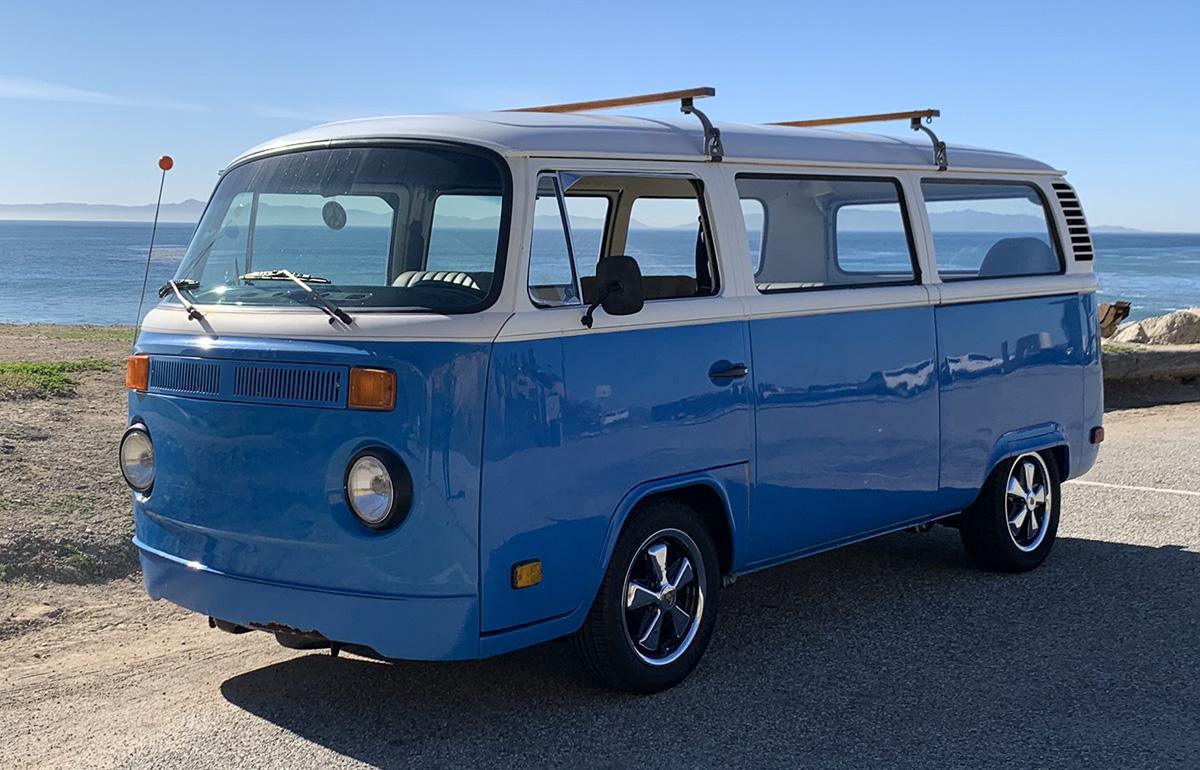 CA - San Pedro: 1974 Bay Window Bus