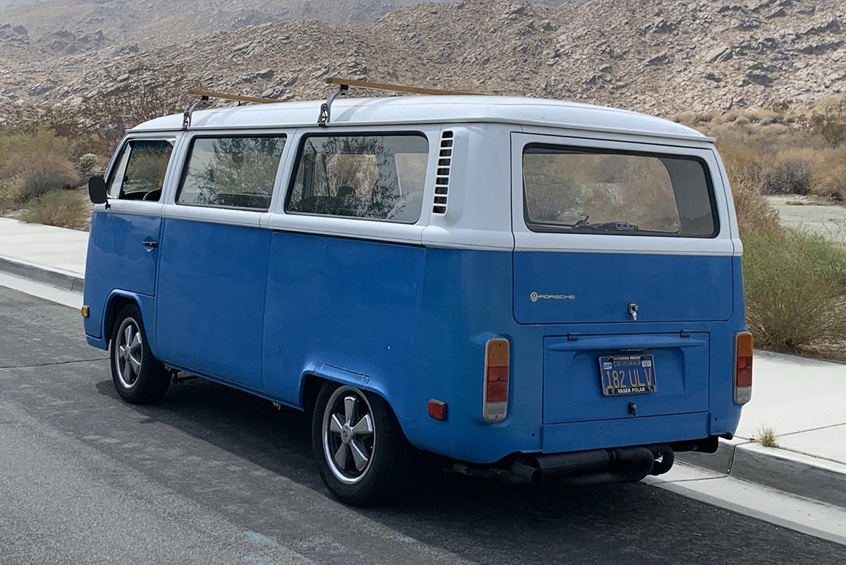 CA - San Pedro: 1974 Bay Window Bus CA - San Pedro: 1974 Bay Window Bus