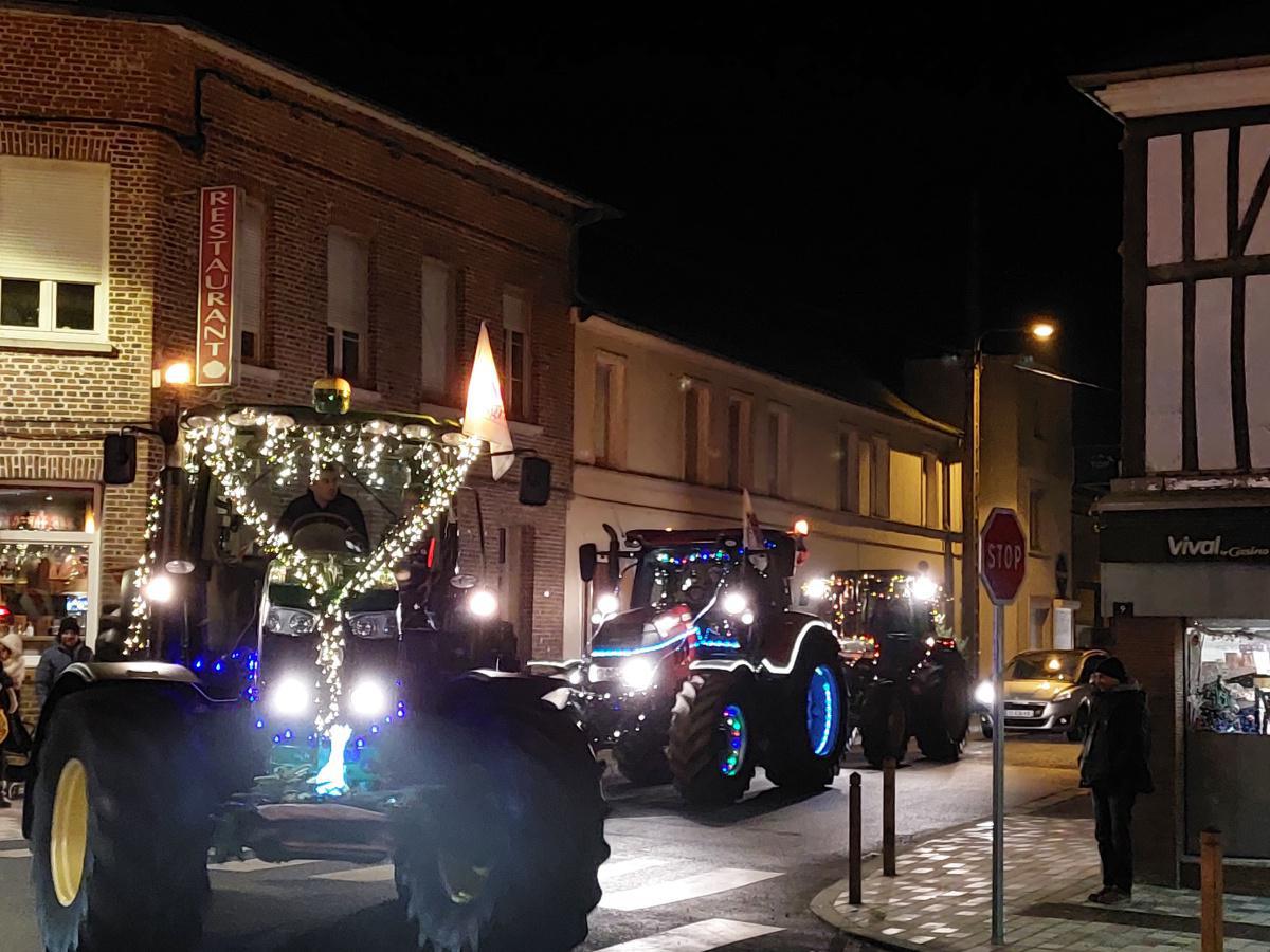 Retour en Images sur le Défilé des tracteurs décorés dans le centre ville