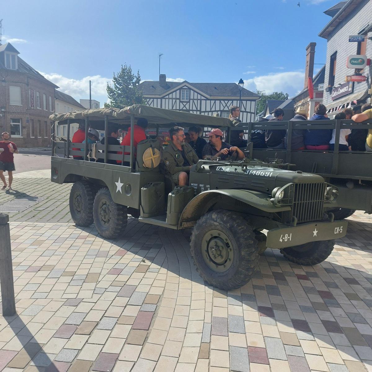 Un Baptême en véhicule d'époque et sous le soleil!!