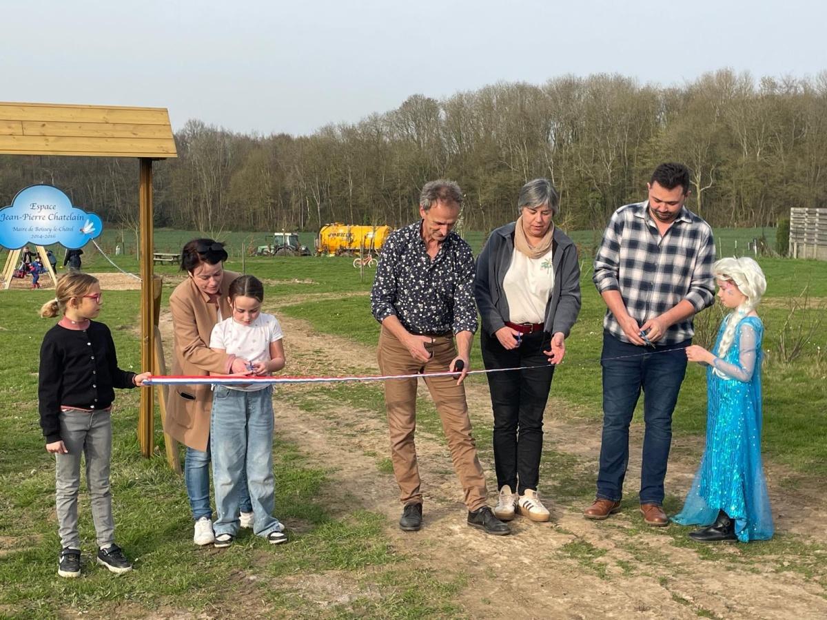 Inauguration de "l'espace Jean-Pierre Chatelain"