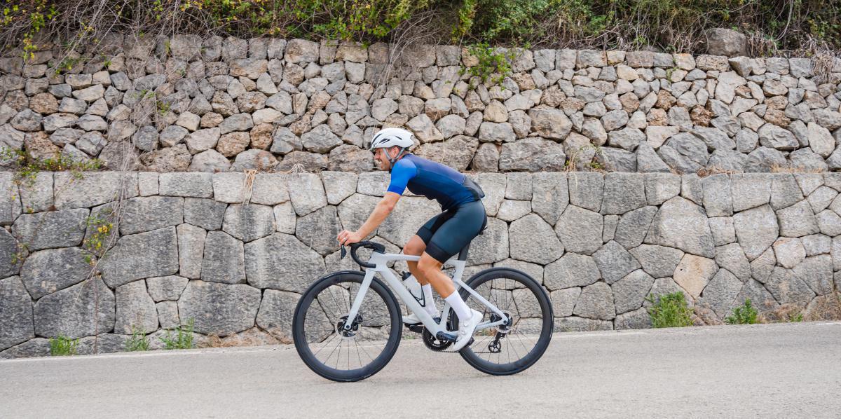 Du vélos de courses à la route tout azimut Du vélos de courses à la route tout azimut