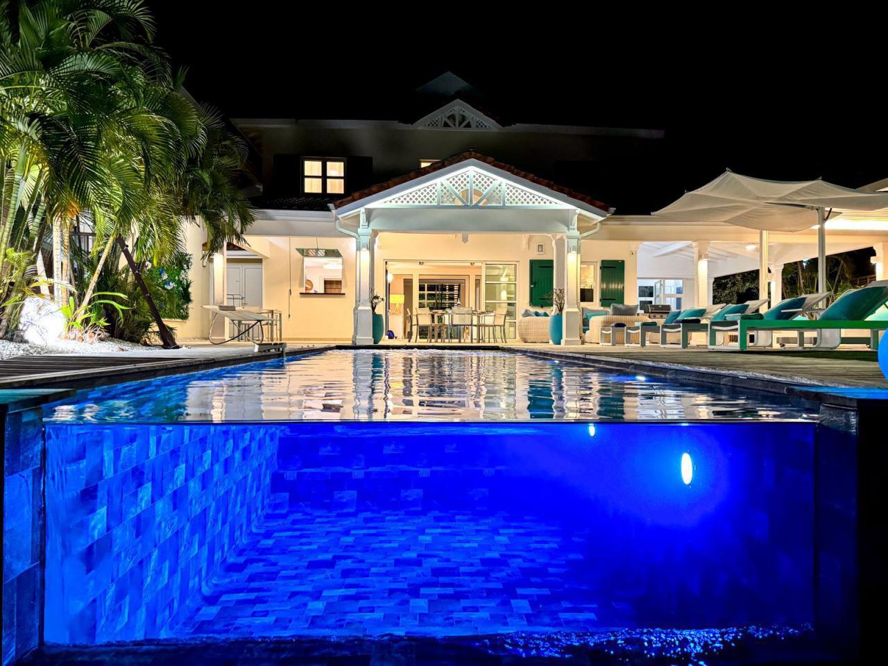 Piscine de la villa de luxe Belle Bleue En Guadeloupe
