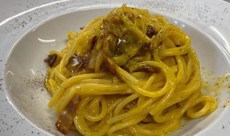 Spaghetti alla Carbonara € 10,00