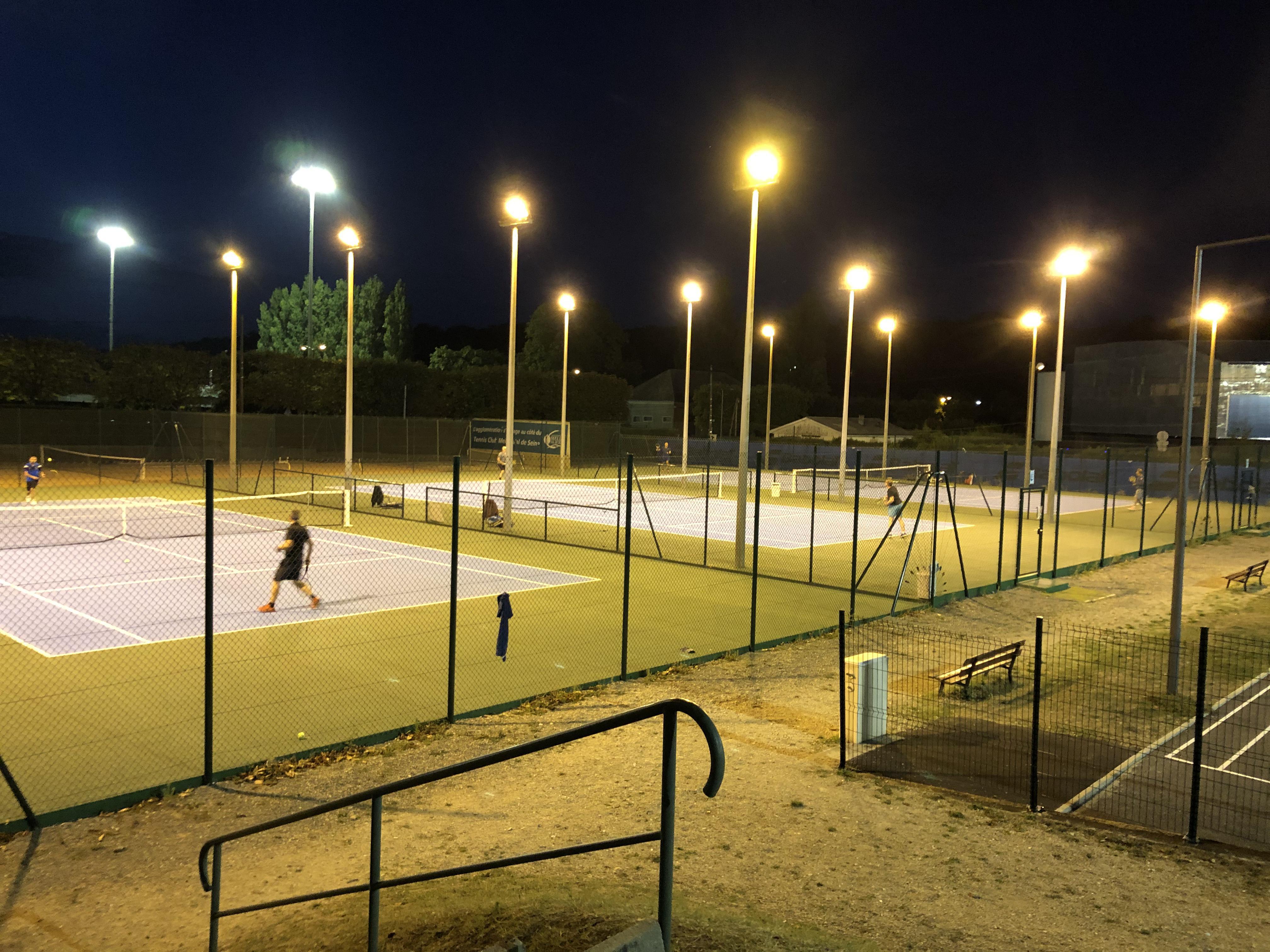 Bétons éclairés la nuit 