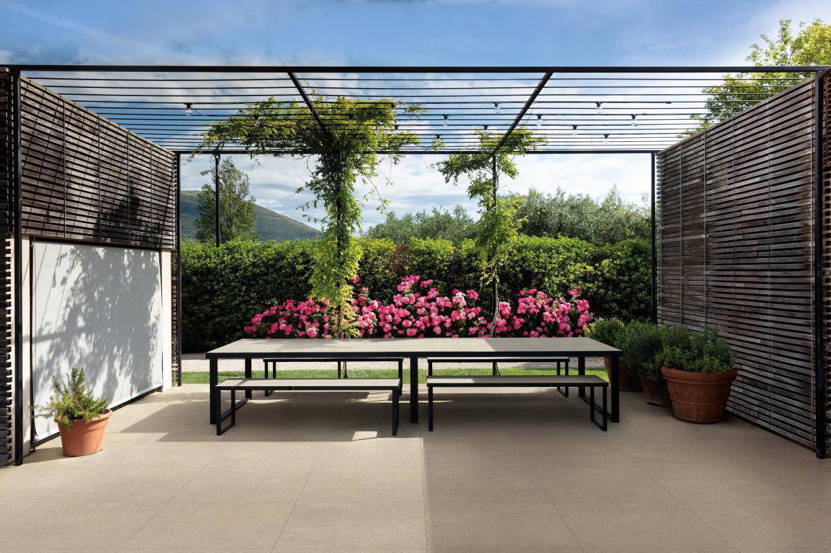 SENSI: La Collezione che Armonizza Natura e Innovazione per Spazi In & Outdoor
