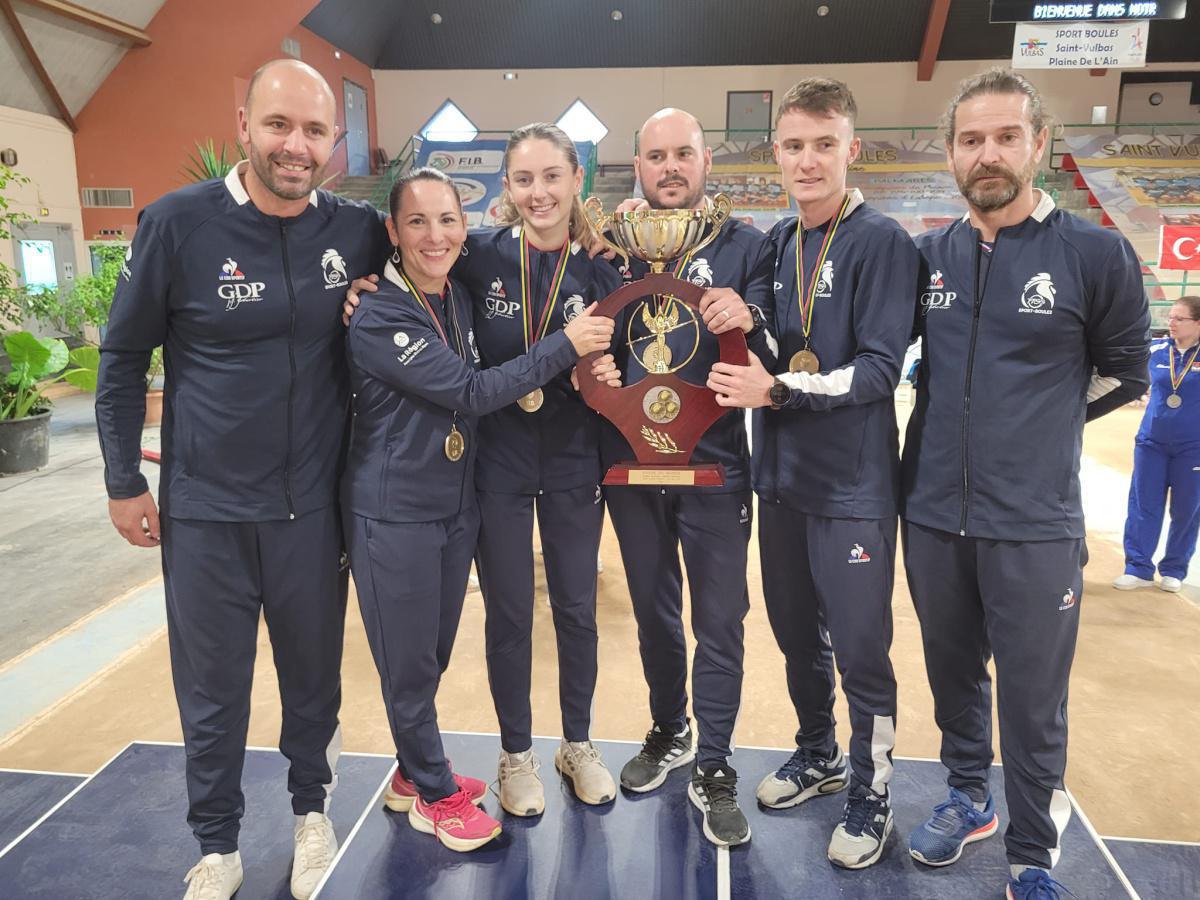 Record du Monde en Sport Boules - 56 touches sur 58 en 5 min par les Bleus ! Record du Monde en Sport Boules - 56 touches sur 58 en 5 min par les Bleus !