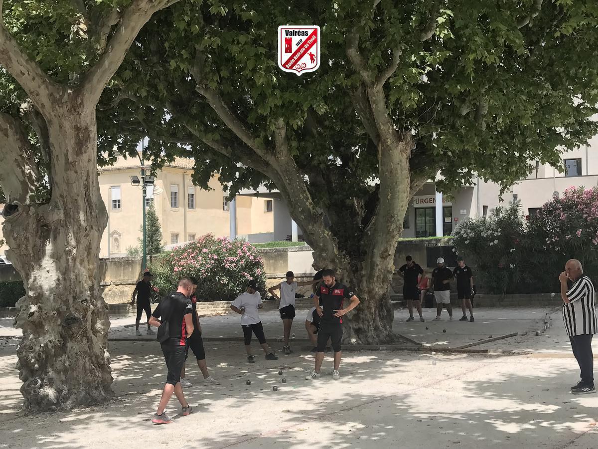 10ème Supranational open triplette souvenir Didier & Toto Françon 2025 à Valréas - TOP 1000 Pétanque - Par poules 10ème Supranational open triplette souvenir Didier & Toto Françon 2025 à Valréas - TOP 1000 Pétanque - Par poules