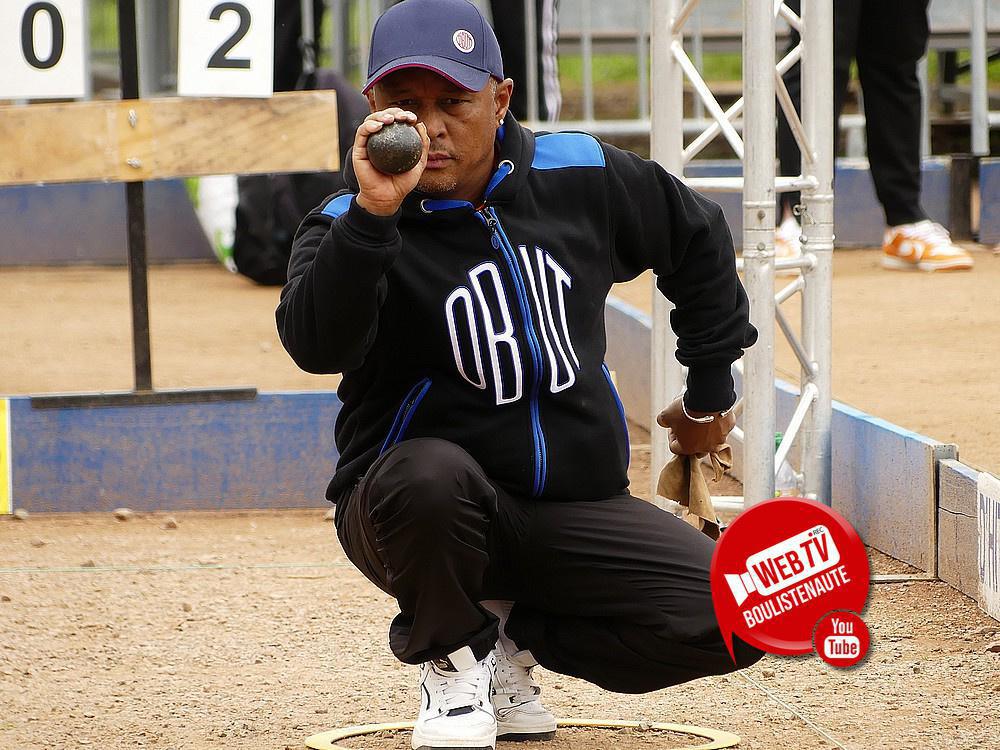 L'œil de Pierre FIEUX : National triplette à pétanque des Bords de Loire, Andrézieux-Bouthéon TOP 1000 L'œil de Pierre FIEUX : National triplette à pétanque des Bords de Loire, Andrézieux-Bouthéon TOP 1000