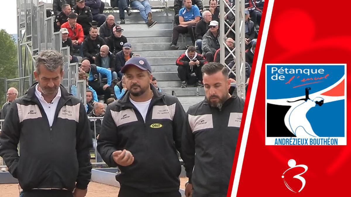 La série de vidéos "National triplette à pétanque d'Andrézieux-Bouthéon, TOP 1000 édition 2024" La série de vidéos "National triplette à pétanque d'Andrézieux-Bouthéon, TOP 1000 édition 2024"